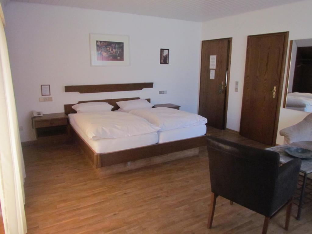 Hotel Gasthaus Zum Kreuz Freiburg im Breisgau Pokoj fotografie