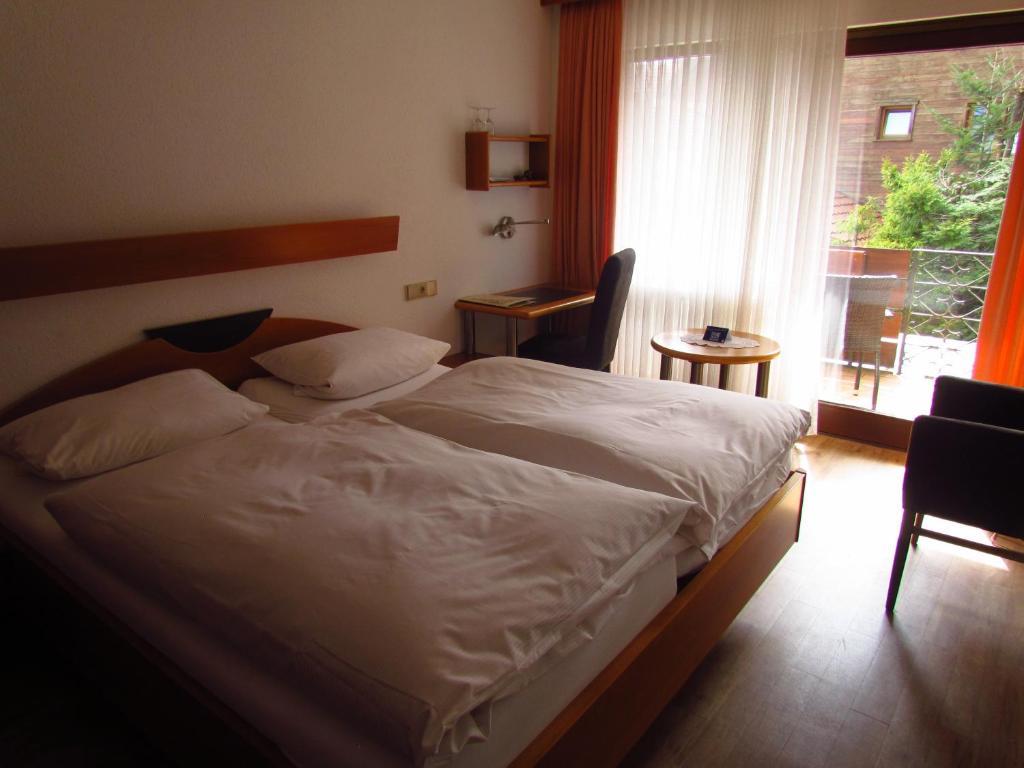 Hotel Gasthaus Zum Kreuz Freiburg im Breisgau Pokoj fotografie